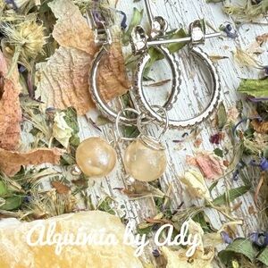 Alquimia Silver and Cream Earrings